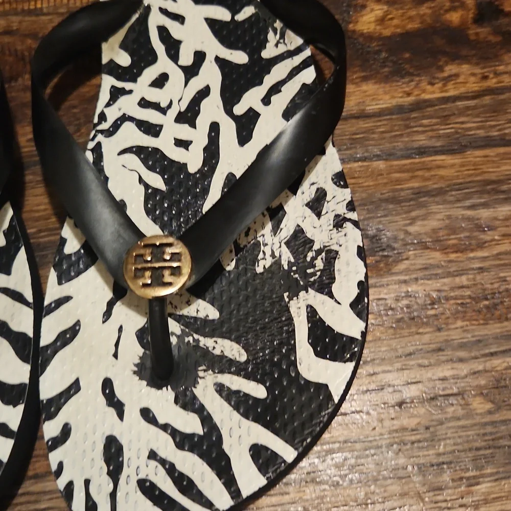 Tory Burch Sandals - Picture 3 of 7